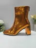 Botas Curtas Metálicas de Salto Grosso Quadradas Estilo 2026, Adequadas para Todas as Estações, com Zíper Traseiro, Botas Elegantes de Moda para Mulheres de Salto Alto
