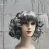 Disfraz de Escenario Peluca Gris-Blanca para Mujeres de Mediana Edad y Mayores, Peluca Corta Rizada para Actuación, Peluca de Cabello Corto Rizado de Abuela