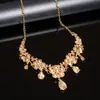 Set de Pendientes Colgantes con Forma de Flor de Diamante y Cadena para Clavícula Estilo Palacio Joyería Ligera de Lujo de Alta Gama Venta al por Mayor para Mujeres