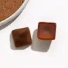 Otoño e Invierno Marrón Maillard Felpa Terciopelo Multifacético Redondos y Cuadrados Parches Diseño DIY Pendientes para Mujer