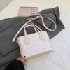 Bolsa de Mão de Luxo para Mulheres, Nova Moda Primavera 2026 Versátil Leve Luxo Nicho Ombro Transversal Bolsa Saco