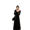 Vestido Largo Adelgazante de Cintura Estilo Hepburn Francés Primavera y Otoño Nuevo Vestido Base Elegante Paso a Paso Vestido Cola de Pez Flor de Loto