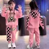 Adesivo Original Urso Meninos e Meninas Roupa Primavera e Outono 2025 Nova Moda Bebê Conjunto de Duas Peças Outono