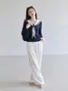 Camiseta Manga Longa Color Block Falsa Duas Peças Gola Azul Amarração Feminina Outono 2026 Lapela Moda Elegante Afinando Top