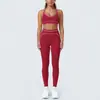 Conjunto de yoga justo de tecido escovado em cor contrastante com toque nude, traje esportivo casual de alta qualidade para corrida e exercícios ao ar livre