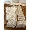Pijama casual y cómodo de manga corta para mujer, nuevo estilo verano 2026, se puede usar afuera, conjunto de ropa de casa con pantalones largos a rayas