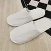 Zapatillas Desechables de Coral Grueso Coloridas Antideslizantes para Baño de Pies de Invitados de Hotel y Hogar