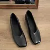 Zapatos de piel de oveja elegantes de punta cuadrada con tacón grueso, de corte bajo para mujer, con hebilla dorada y diseño floral, cómodos para los pies, zapatos de cuero retro francés de tacón bajo