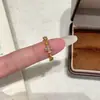 Anel de Flor de Trevo de Quatro Folhas com Zircônia de Luxo Leve Estilo Francês para Mulheres, Novo Design de Nicho, Anel Versátil Simples Ajustável para Dedo Indicador
