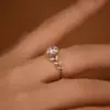 Anillo de Zirconia con Forma de Hoja para Mujer, Fresco y Dulce, Versátil, Ajustable, Diseño de Hoja, Certificado Transfronterizo, Piedra Cuadrada Pequeña