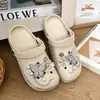 Pantuflas perforadas para mujer, antideslizantes, de suela gruesa, lindas de dibujos animados, para el hogar, para aumentar la altura, antideslizantes, estilo nuevo, para exteriores, de punta cerrada para mujer