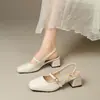 Sandálias quadradas abertas atrás estilo francês para mulheres, novo modelo de verão 2026, estilo fada suave, sapatos Mary Jane com salto grosso