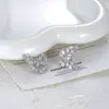 Auriculares Inalámbricos Bluetooth Estilo Lujo Ligero Mariposa Brillante con Hebilla para Oreja de Circonita Hebilla de Diamante Desmontable Joyería de Moda Decorativa para Mujeres