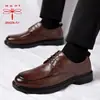 Sapatos masculinos de couro da marca Dragonfly, estilo britânico para ocasiões formais, novos casuais de couro macio com sola macia 2026 sapatos masculinos para casamento e noivo