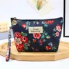 Bolsa de maquiagem fofa estilo coreano em formato de bolinho, bolsa de armazenamento dobrável à prova d'água, nécessaire de viagem portátil, disponível para atacado