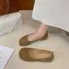 2026 Novos Mocassins Femininos Casuais Versáteis de Camurça, Bico Redondo Baixo, Sola Macia, Slip-on, Estilo Retrô Francês