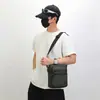 Bolsa de Ombro Única Masculina de Nylon Simples Fashionável Transversal com Múltiplos Compartimentos Impermeável para o Dia a Dia Bolsa Business Casual