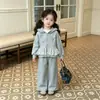 Conjunto de Outono para Meninas 2026 Novo Estilo Coreano Chique Fashionável Esportivo Cardigã com Moletom com Capuz Primavera e Outono Conjunto de Duas Peças Tendência