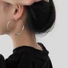 Pendientes de aro grandes rojos de red para mujer 2024, nuevos pendientes de aro lisos explosivos de gran sentido, pendientes de aro redondos europeos y americanos de moda