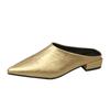 Sandalias de Piel Suave de Alta Gama Normcore con Textura Dorada, Punta Fina y Tacón Grueso para Mujer, Sandalias Mula de Verano para Usar al Aire Libre