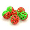 Pelota hueca color plástico bola de campana bicolor sonido juguete para gato auto-hi mordida suministros para mascotas juguetes para gato