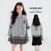 Nova coleção de outono de agasalhos para meninas: tops de manga comprida xadrez patchwork, moletons com capuz infantis e roupas infantis para primavera/outono