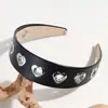 Moda Europea y Americana Elegante Diadema de Cuero de Ala Ancha Estilo Punk Moda de Corte Metálico Accesorios Versátiles para el Cabello para Mujeres al Salir