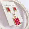 Nuevo especial transfronterizo explosión de tendencia europea y americana titanio acero alta calidad color collar pendientes traje femenino joyería de concha real