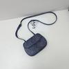 Bolsa de concha jeans retrô outono e inverno 2023 design de nicho bolsa sela feminina simples versátil bolsa de ombro carteiro
