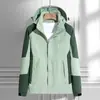 Jaqueta Leve Logo Personalizado Primavera e Outono À Prova de Vento e Impermeável Moda com Capuz Masculina e Feminina Jaqueta para Compra em Grupo Impressão de Jaquetas