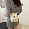 2024 Verão Estilo Coreano Artístico Pequeno Fresco Simples Crossbody Telefone Móvel Bolsa Feminina Casual Estilo Ocidental Linda Bolsa Pequena