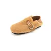 Novos Sapatos Peludos Redondos Outono/Inverno 2026 para Mulheres, Estilo Coreano com Fivela, Forrados com Lã, Mocassins Casuais Planos de Lã