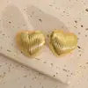 Pendientes Dorados en Forma de Corazón Estilo Europeo y Americano, Pendientes de Botón de Alta Gama para Mujer, Pendientes de Acero Inoxidable de Lujo Ligero, Personalización Profesional de Joyería