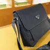 Bolso Mensajero de Nylon Marca P para Viajero Bolso Tote de Nylon Gran Capacidad Cruzado Bolso Vintage Bolso Casual de Hombro Debajo del Brazo
