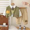 Pantalones Nuevos de Primavera 2025 Ropa de Primavera para Niños Corbata Árbol Pequeño Ropa de Trabajo Conjunto de Tres Piezas