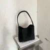Bolso tote tejido de estilo coreano, versátil, de nicho, modelo nuevo otoño 2026, bolso cruzado versátil de gran capacidad para el trabajo