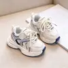 Zapatos para niñas Zapatos deportivos para niños 2025 otoño nuevo zapatos de papá niños pequeños malla transpirable zapatillas para correr para niñas pequeñas