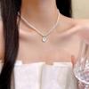 Collar con colgante de perlas estilo Chanel, estilo vintage, con rosas, para mujer, de lujo, ligero, diseño de nicho, cadena de clavícula de alta calidad.