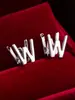 Pendientes de botón casuales de moda populares, creativos, con diseño de letra, simples, versátiles para el día a día, de alta calidad, lujo ligero