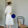 Nuevo Estilo Verano 2026: Vestido Blanco Súper Elegante de Cintura Ceñida y Corte A, Vestido Azul Adelgazante para Figuras Pequeñas