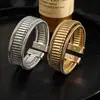 Pulseira de Metal Estilo Punk Exagerada Elegante Europeia e Americana com Aba Larga para Mulheres Simples Geométrica Assimétrica Multicamadas de Linha