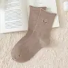 Calcetines de verano finos para mujer hasta la pantorrilla con borde enrollado y bordado de oso, versátiles calcetines holgados estilo universitario, algodón, transpirables, absorbentes de sudor