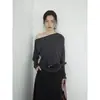 Camiseta de Manga Larga Off-Shoulder Mmc para Mujer, Nuevo Estilo Primavera, Ceñida a la Cintura, Adelgazante, Hombro Normal, Diseño Coreano, Rayas, Top de Hombro Asimétrico