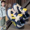 Zapatillas de malla doble con velcro para niños, unisex, con puntera anticolisión, suela suave, antideslizantes, zapatos casuales para niños pequeños