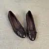 Sapatos Mary Jane de pele de carneiro estilo retrô francês com laço e bico fino para mulheres, com aumento interno de altura, bico redondo, adequados para o trabalho e uso diário