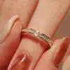 Anillo de Aleación de Seis Garras con Diamante Simulado para Mujer, Anillo Abierto de Boda de Propuesta de Circonita de Estilo Simple y Moderno para Pareja, Venta al por Mayor Anillo de Boda