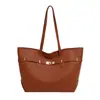 Bolso Tote de Diseño de Nicho para Mujer Invierno 2025 Nuevo Retro Bolso de Hombro Cruzado Moda Gran Capacidad Bolso de Axila para Viajes