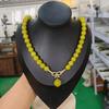 Pulsera de cadena para madre Liaoning Huang Xiuyu pulsera de collar de jade verde aguacate 108 cuentas suministro en vivo