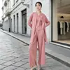 Venta Directa de Fábrica Conjunto de Tres Piezas Miyake Estilo Popular en Transmisión en Vivo para Mujer Chaleco Cárdigan Abrigo Pantalones de Pierna Ancha Conjunto de Traje Profesional para el Trabajo