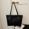 Bolso de mujer transfronterizo de gran capacidad, nueva colección otoño 2026, bolso de hombro versátil y a la moda, bolso tote moderno y casual para el trabajo y el uso diario